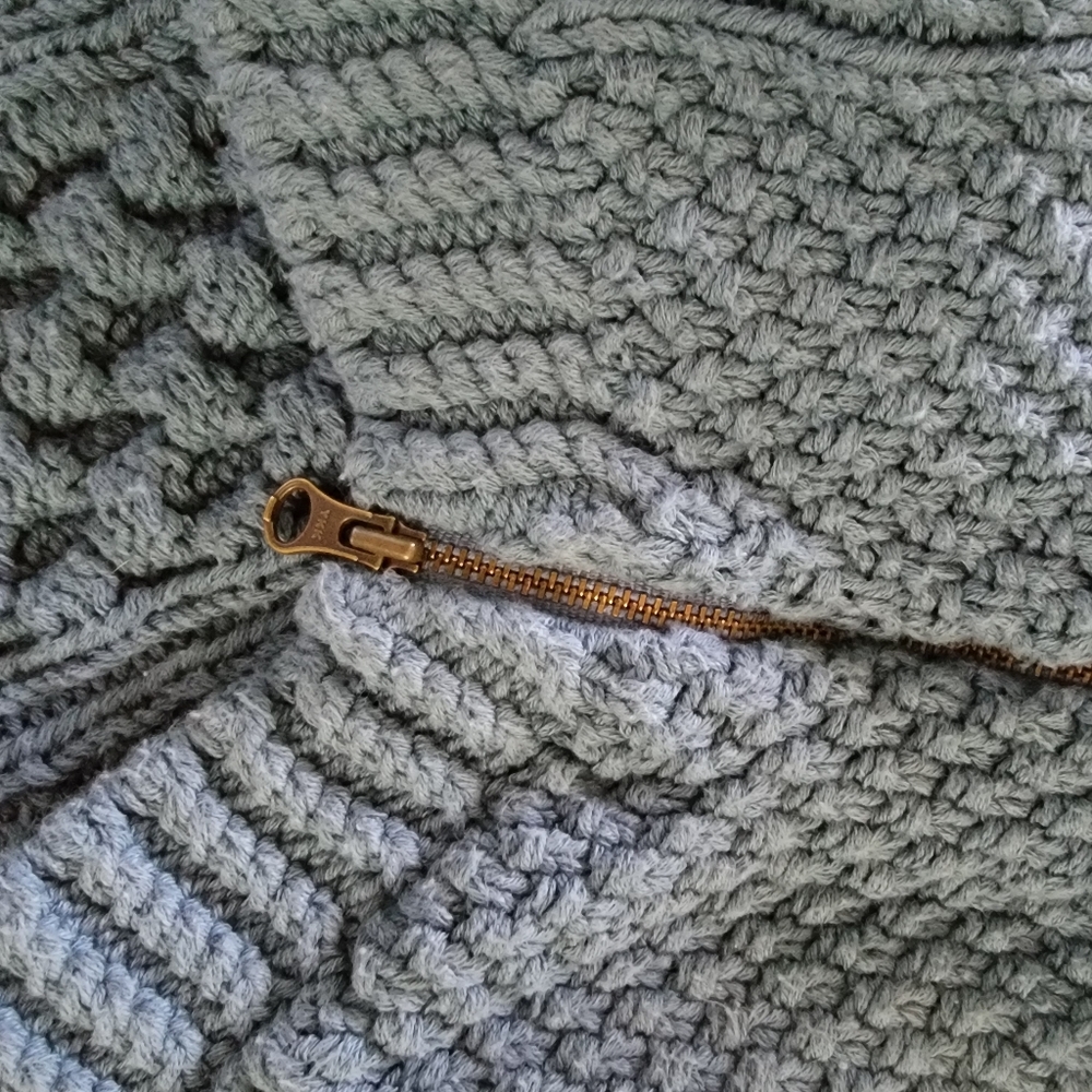 L.L. Bean "Signature" Fishermans Sweater - Picture 4 of 12